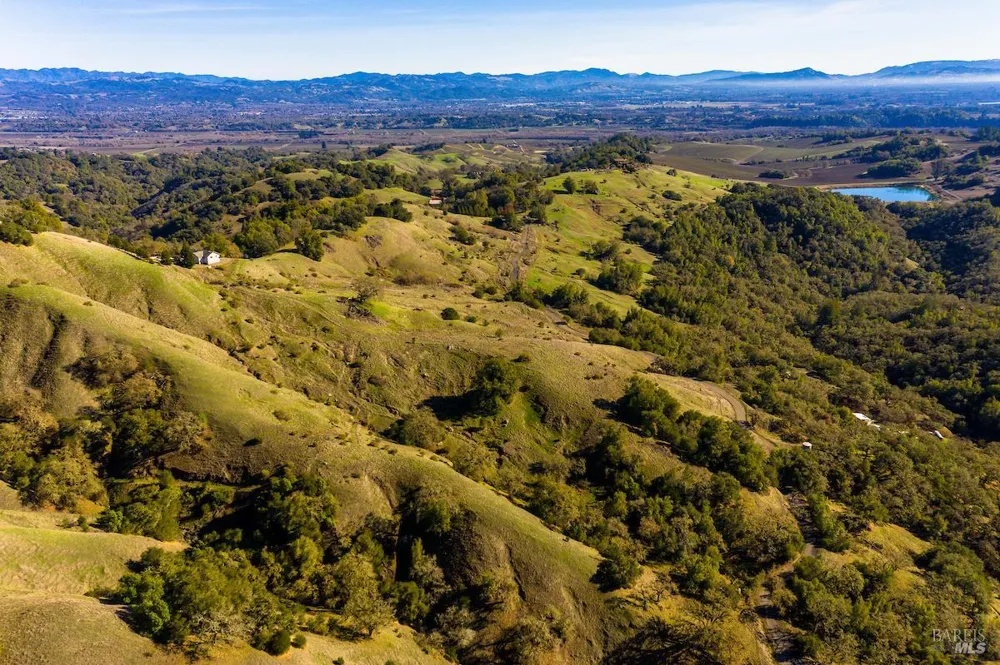 2365 Sweetwater Springs Road Healdsburg, CA 95448