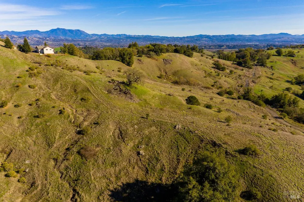 2365 Sweetwater Springs Road Healdsburg, CA 95448