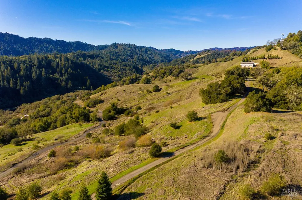 2365 Sweetwater Springs Road Healdsburg, CA 95448