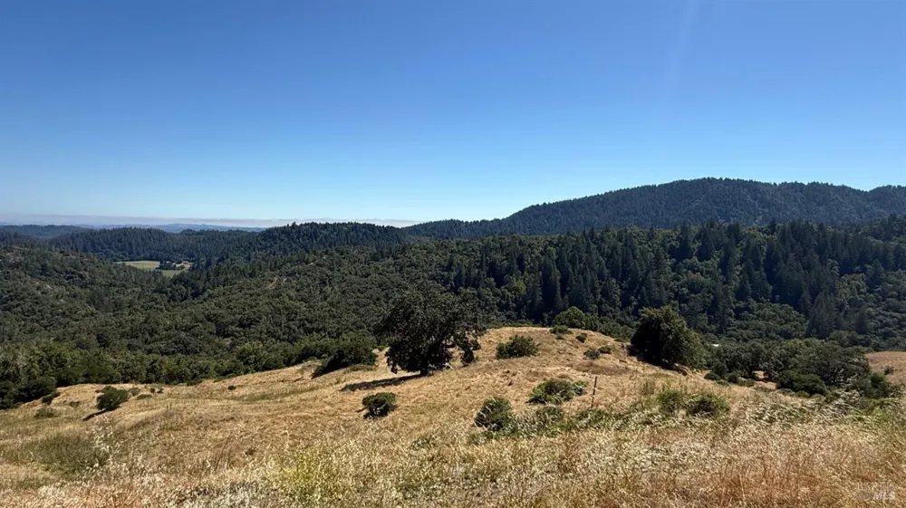 2365 Sweetwater Springs Road Healdsburg, CA 95448
