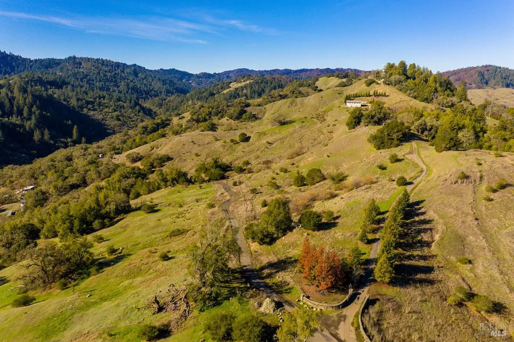 2365 Sweetwater Springs Road Healdsburg, CA 95448