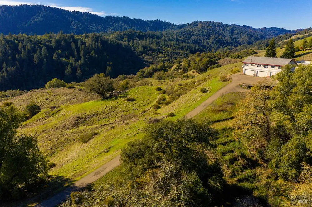 2365 Sweetwater Springs Road Healdsburg, CA 95448