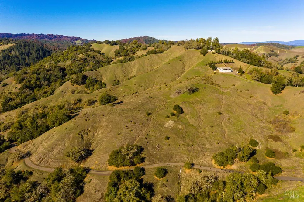 2365 Sweetwater Springs Road Healdsburg, CA 95448