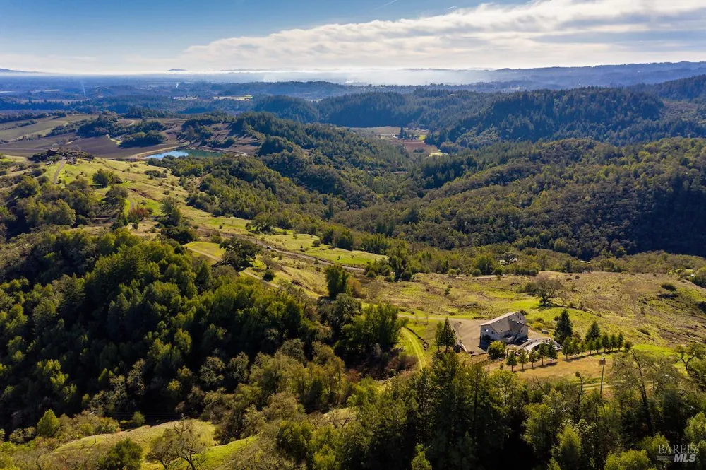 2365 Sweetwater Springs Road Healdsburg, CA 95448