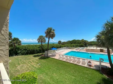 7520 Ridgewood Avenue #202