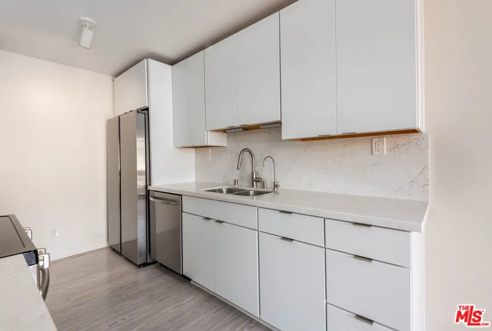 6050 Canterbury Drive #E214 Culver City, CA 90230