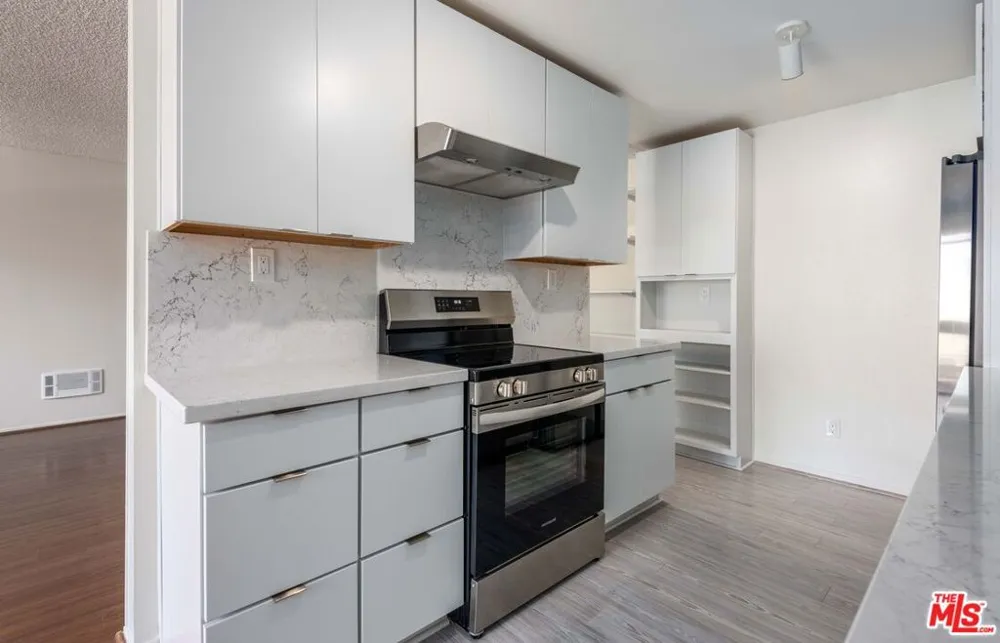 6050 Canterbury Drive #E214 Culver City, CA 90230
