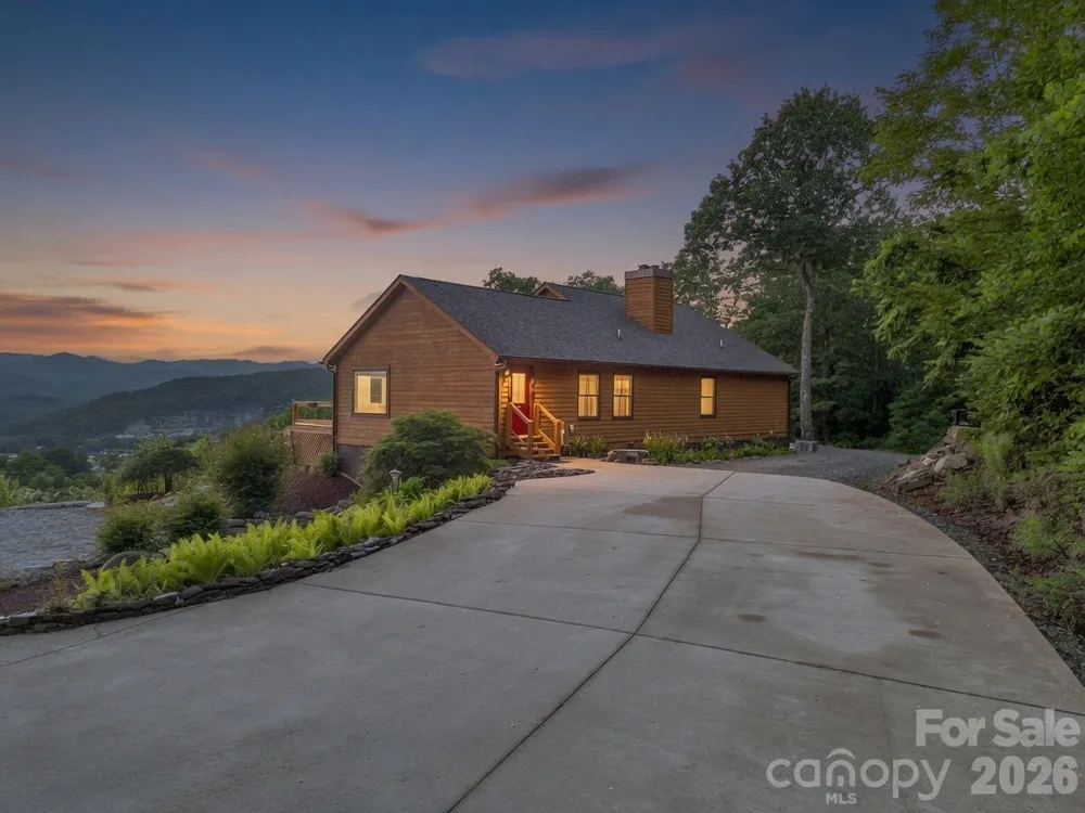 1025 Jeter Mountain Road Penrose, NC 28766