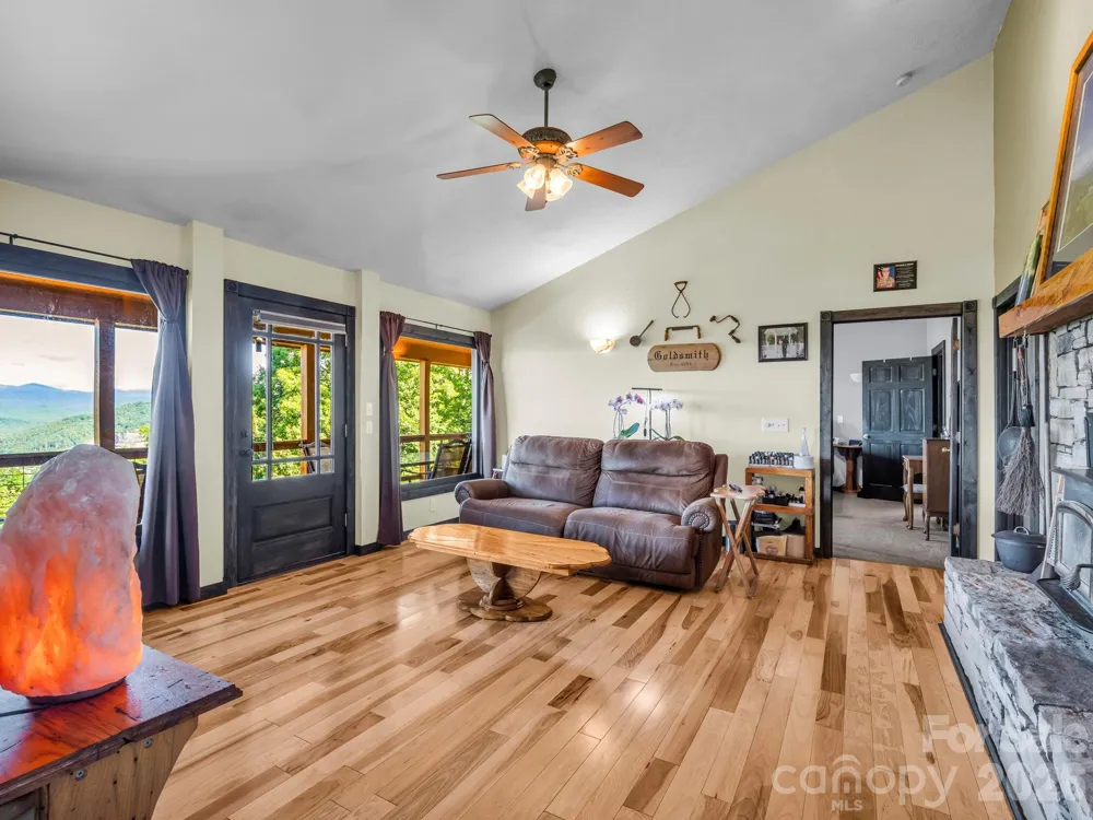 1025 Jeter Mountain Road Penrose, NC 28766