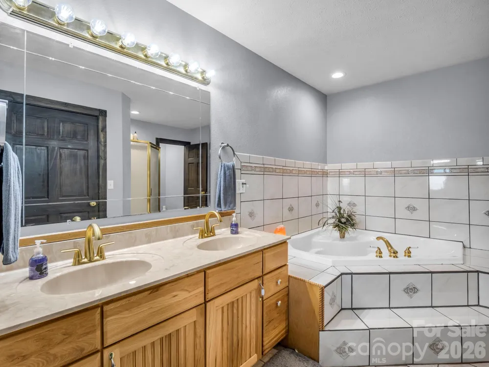 1025 Jeter Mountain Road Penrose, NC 28766