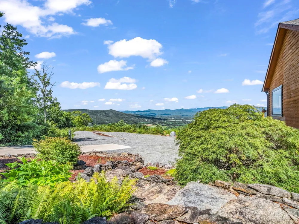 1025 Jeter Mountain Road Penrose, NC 28766