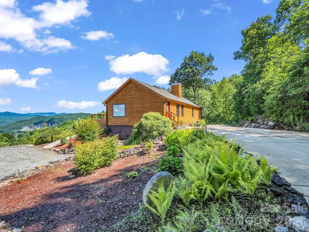 1025 Jeter Mountain Road Penrose, NC 28766