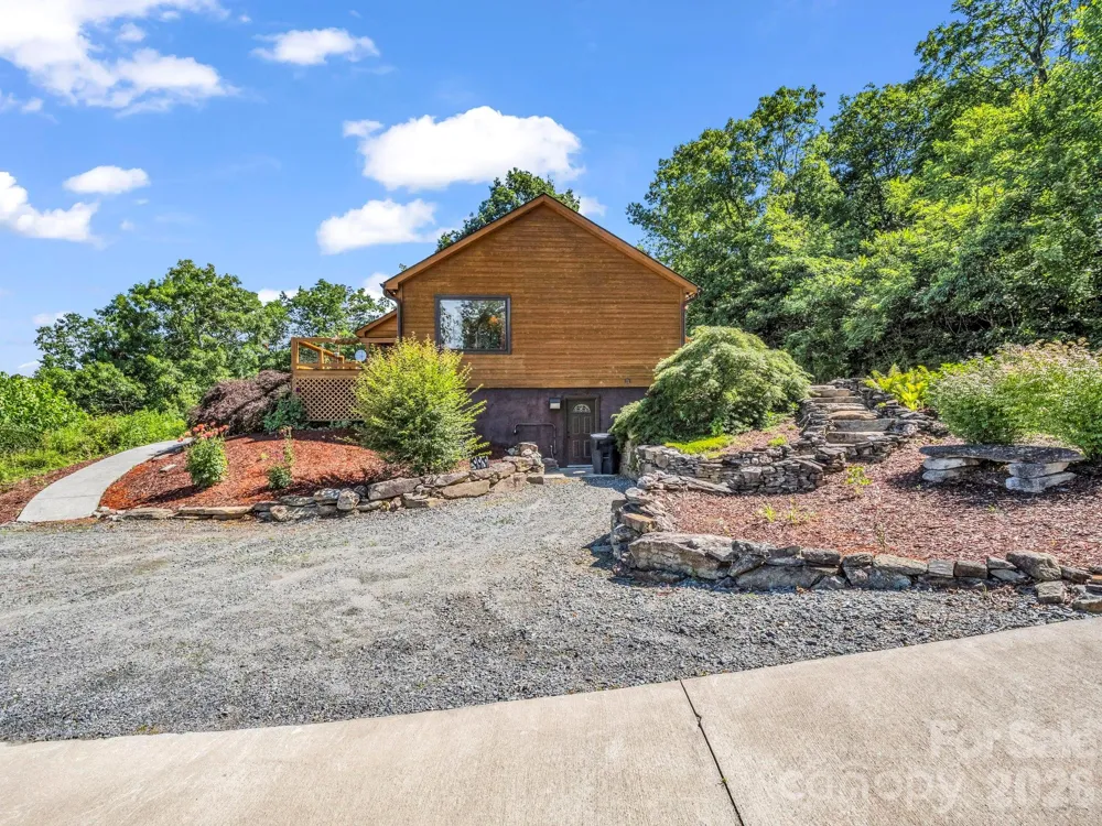 1025 Jeter Mountain Road Penrose, NC 28766