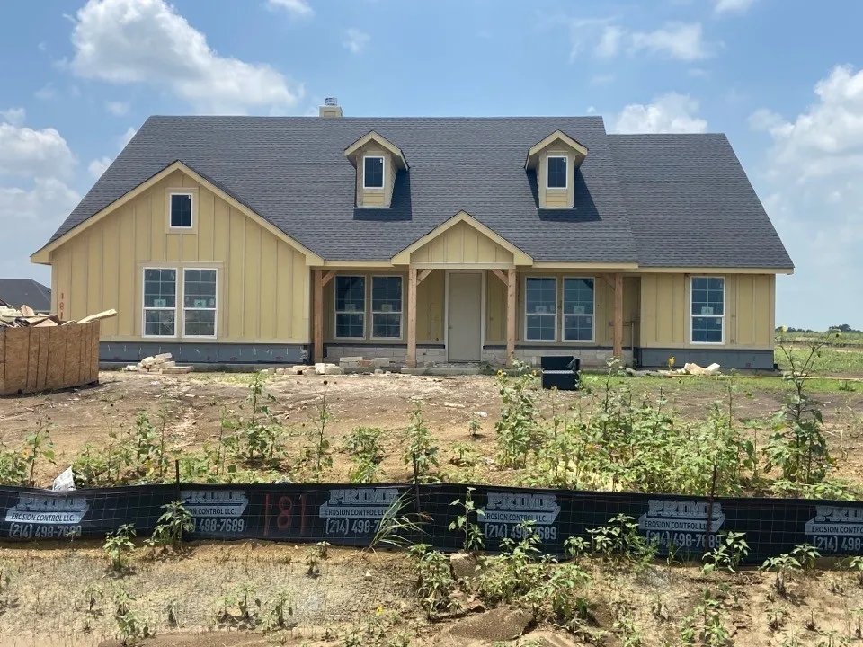 181 Sunny Side Road Valley View, TX 76272