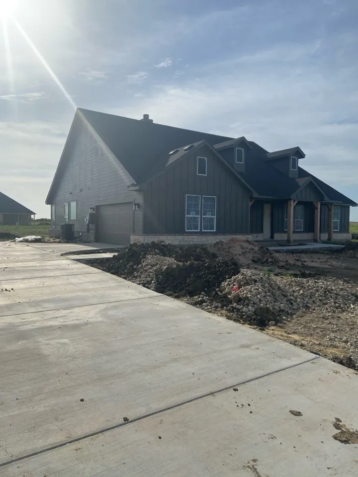 181 Sunny Side Road Valley View, TX 76272