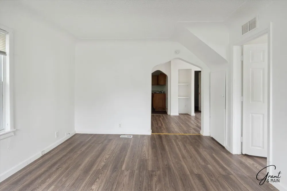8440 Orchard Avenue Warren, MI 48089