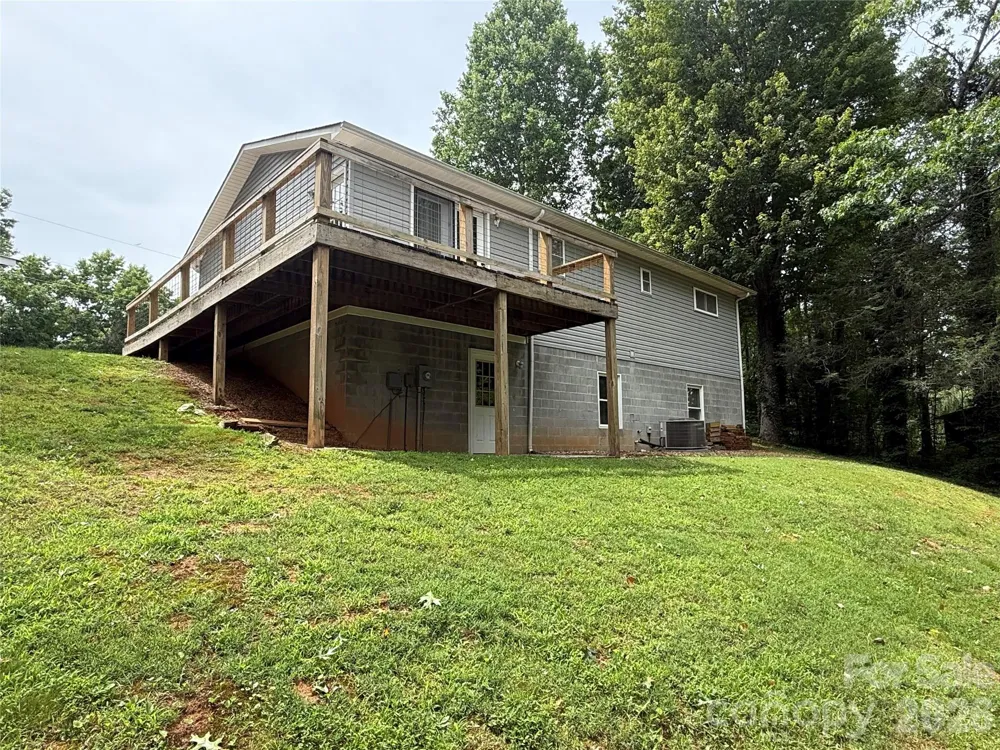 628 Hidden View Loop Marion, NC 28752