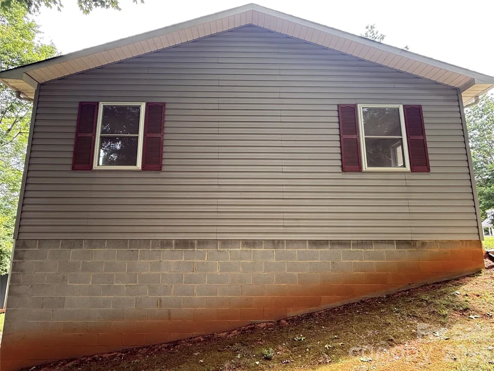 628 Hidden View Loop Marion, NC 28752
