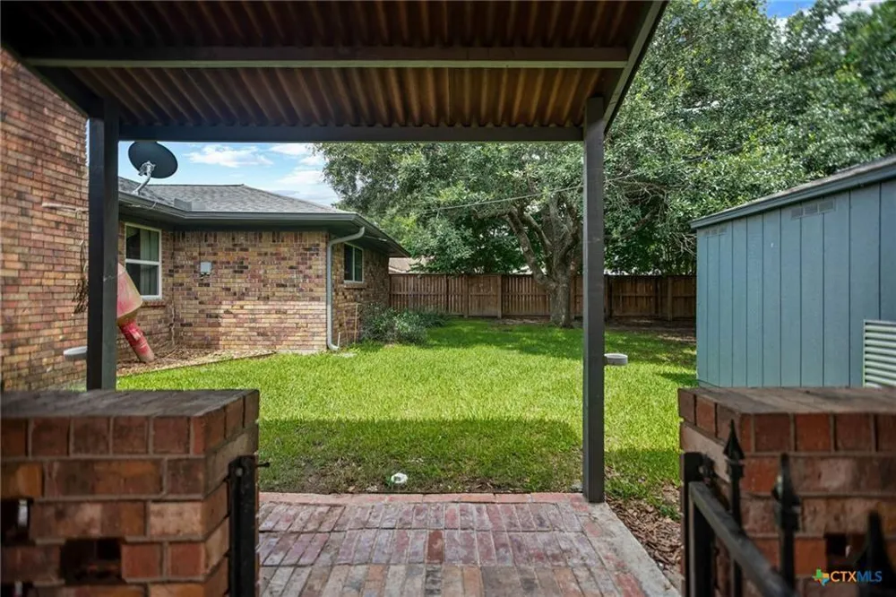 300 Green Avenue Palacios, TX 77465