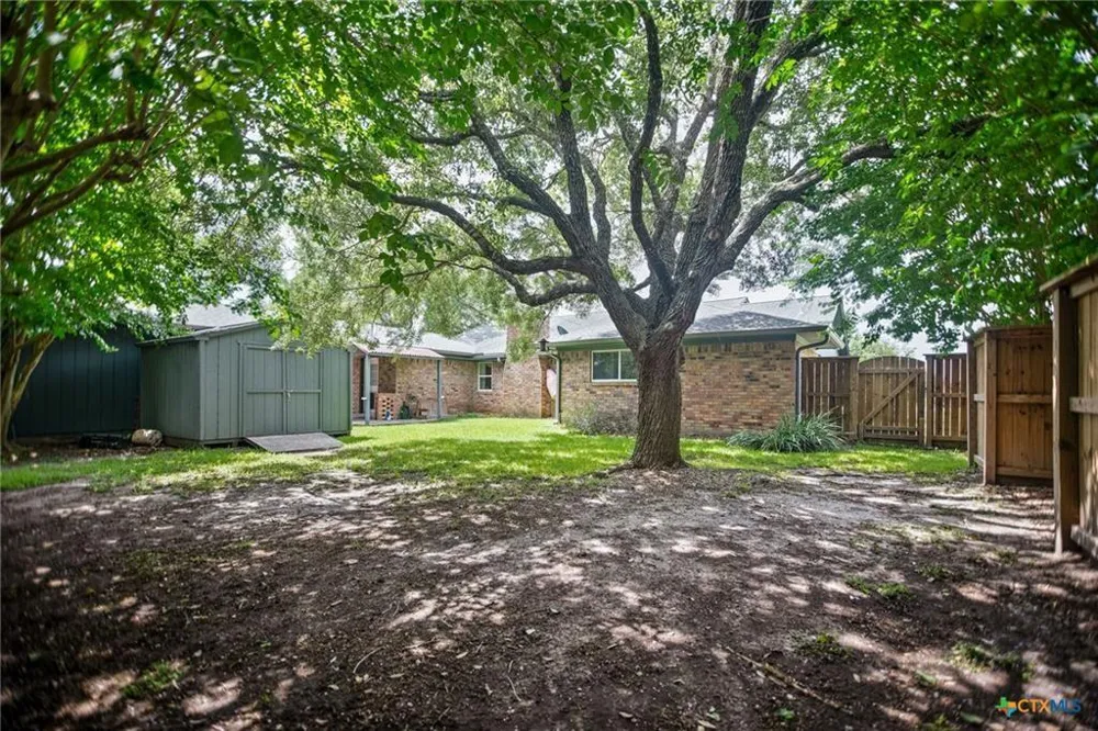300 Green Avenue Palacios, TX 77465