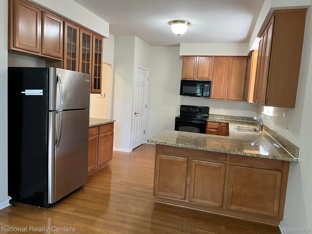41876 YEATS DRIVE Novi City, MI 48377