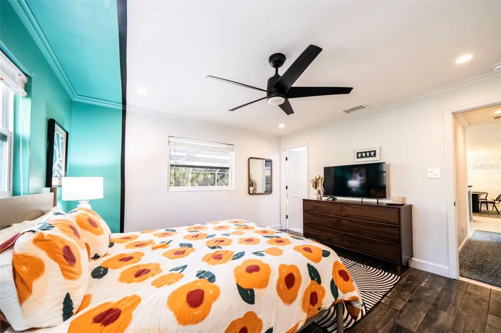 59 WICKLIFFE DRIVE Naples, FL 34110