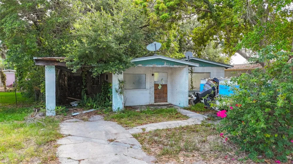 1679 24TH STREET Sarasota, FL 34234