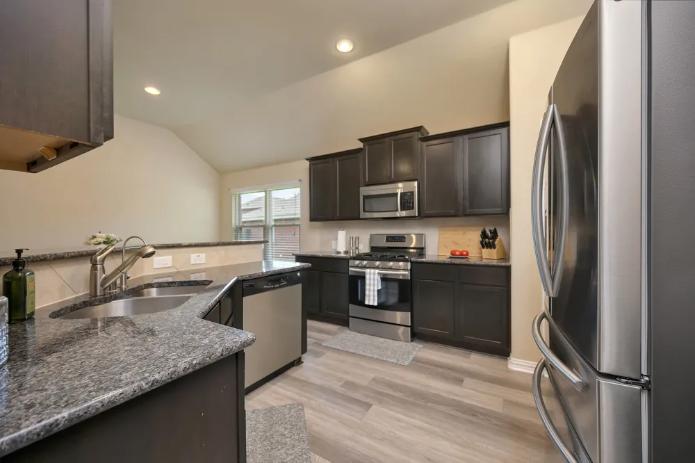 933 Keel Line Drive Crowley, TX 76036