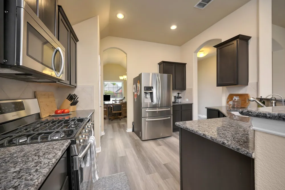 933 Keel Line Drive Crowley, TX 76036