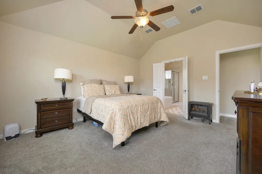 933 Keel Line Drive Crowley, TX 76036