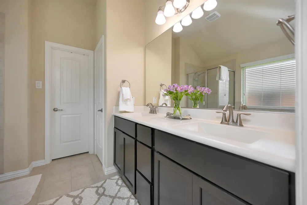 933 Keel Line Drive Crowley, TX 76036