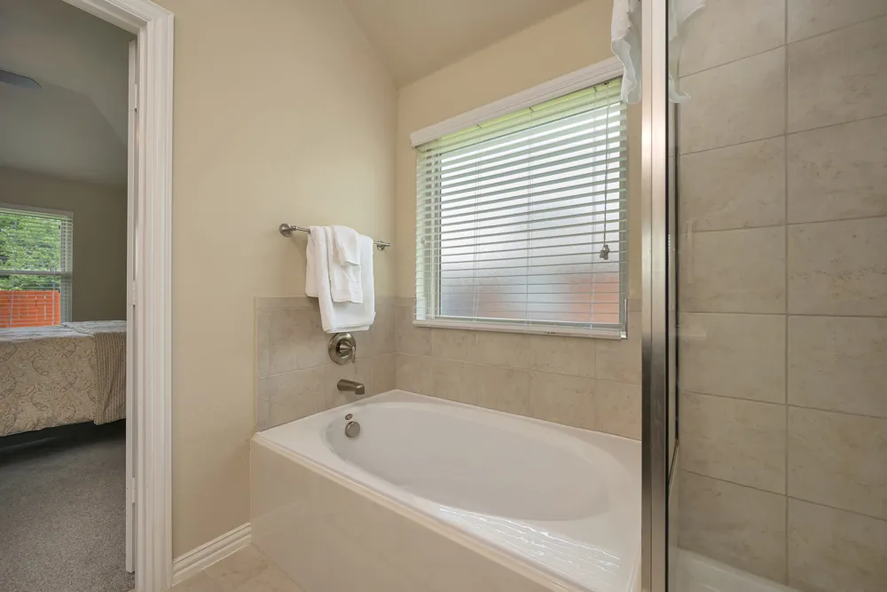 933 Keel Line Drive Crowley, TX 76036