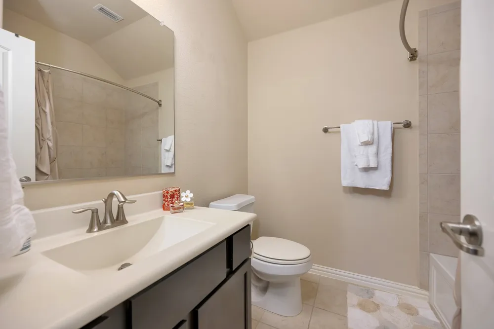 933 Keel Line Drive Crowley, TX 76036