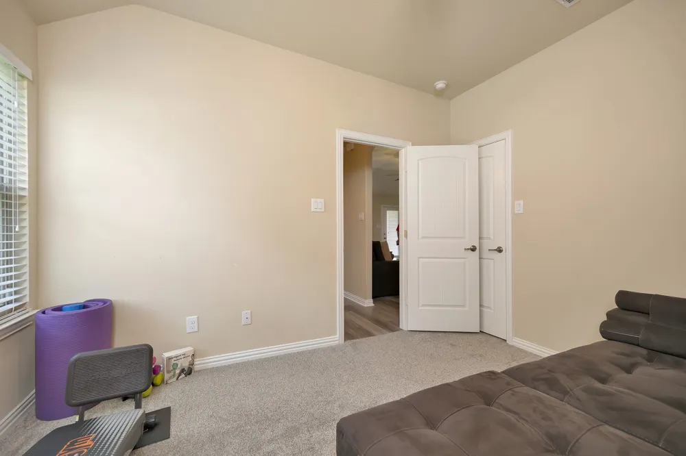 933 Keel Line Drive Crowley, TX 76036