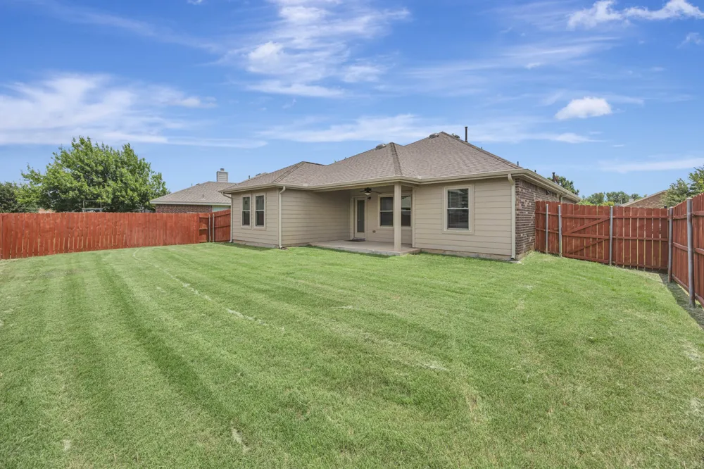 933 Keel Line Drive Crowley, TX 76036