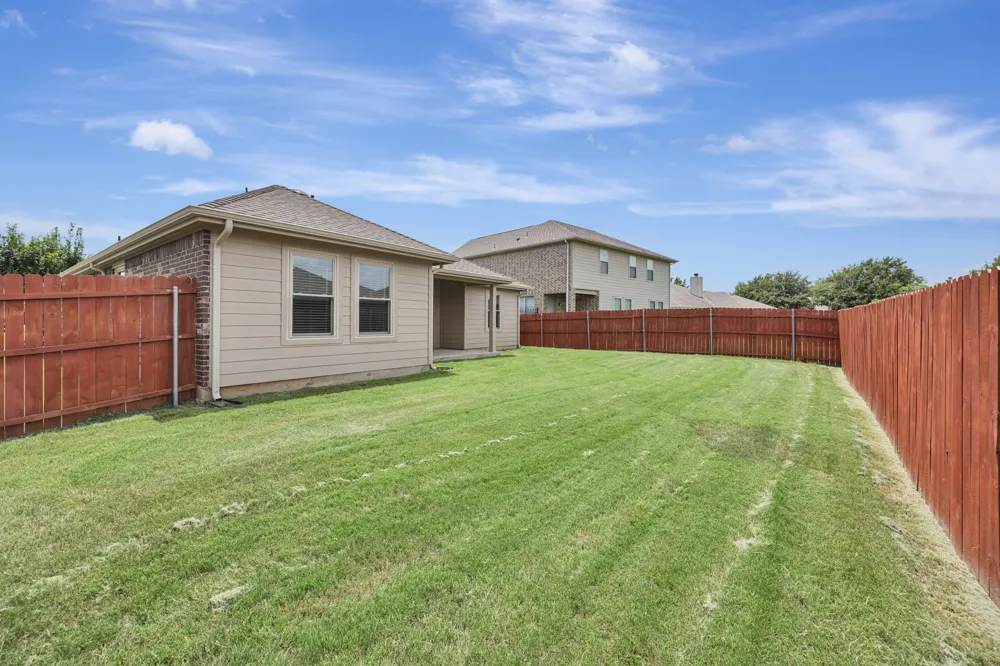 933 Keel Line Drive Crowley, TX 76036