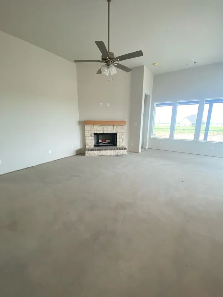 86 Sunny Side Road Valley View, TX 76272