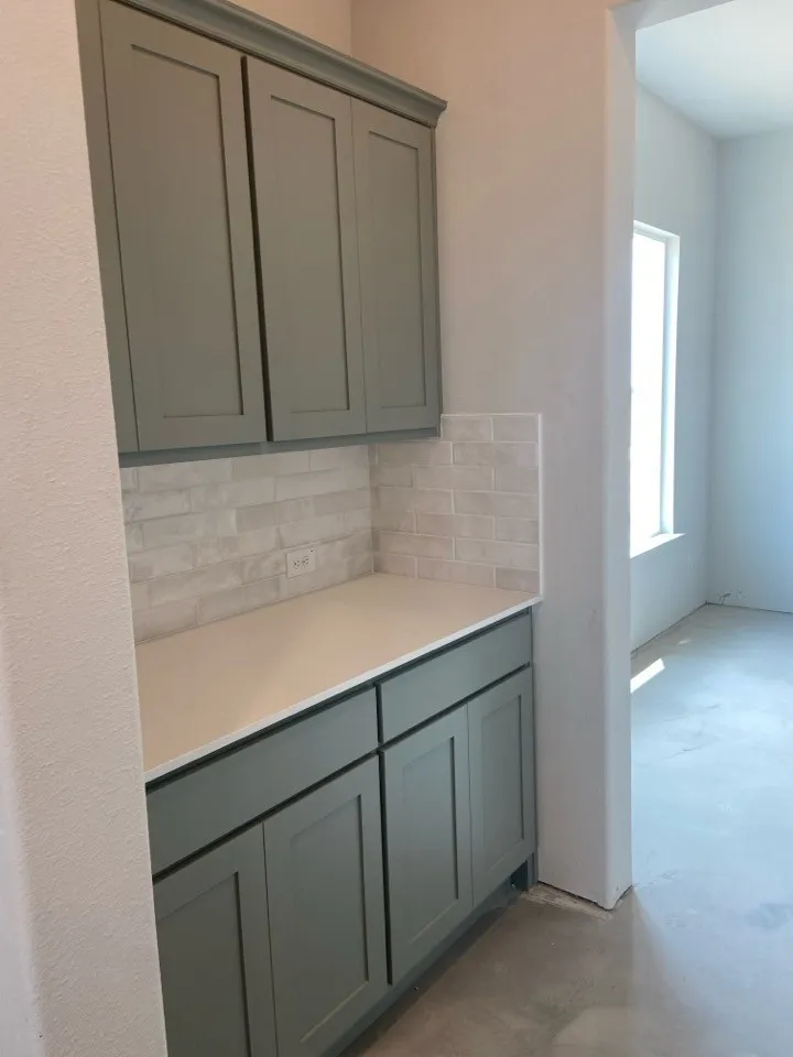 86 Sunny Side Road Valley View, TX 76272
