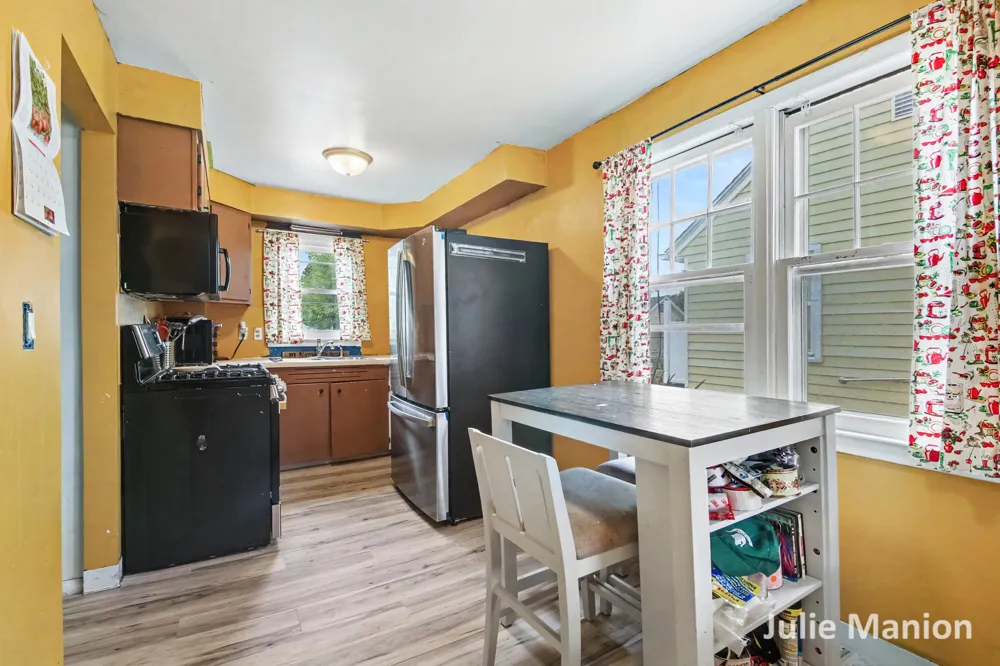 1829 Delwood Avenue SW Wyoming, MI 49509