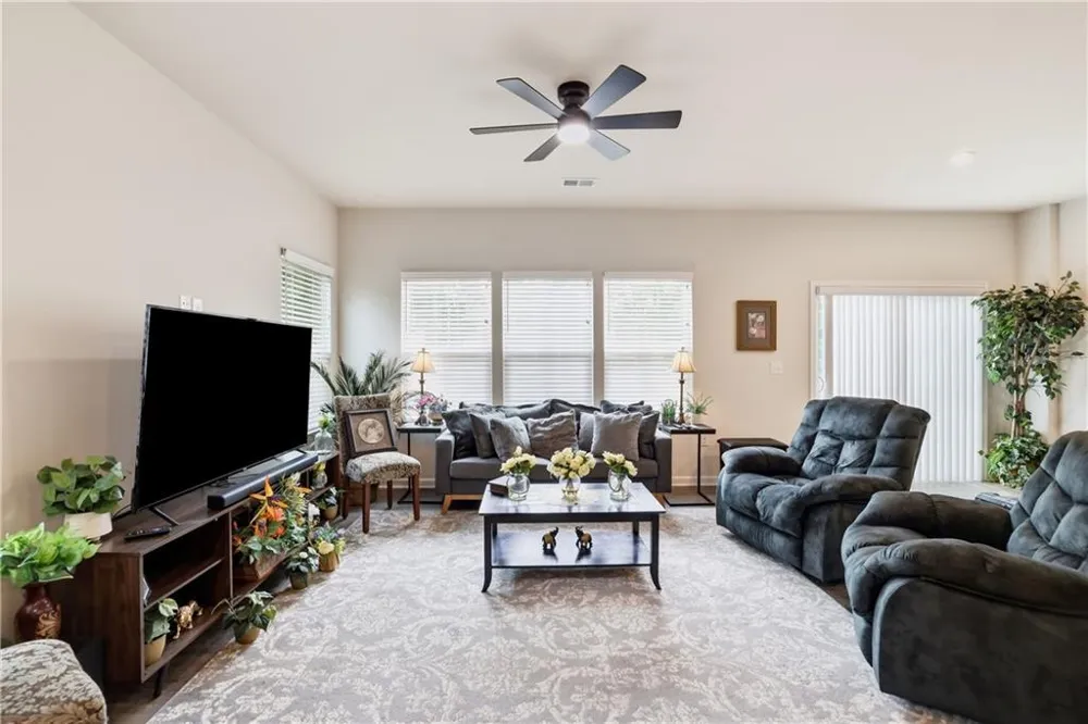 256 Salt Lake Lane Hoschton, GA 30548