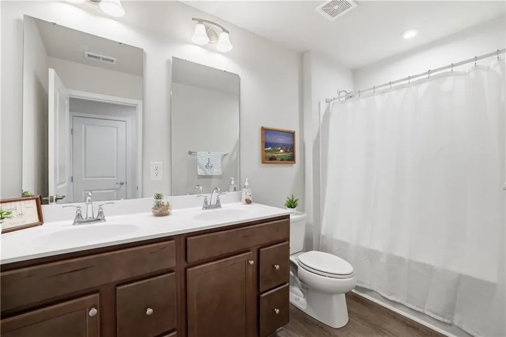 256 Salt Lake Lane Hoschton, GA 30548