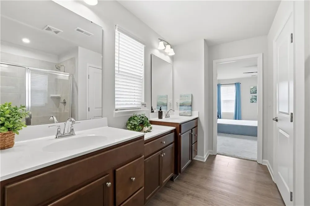 256 Salt Lake Lane Hoschton, GA 30548