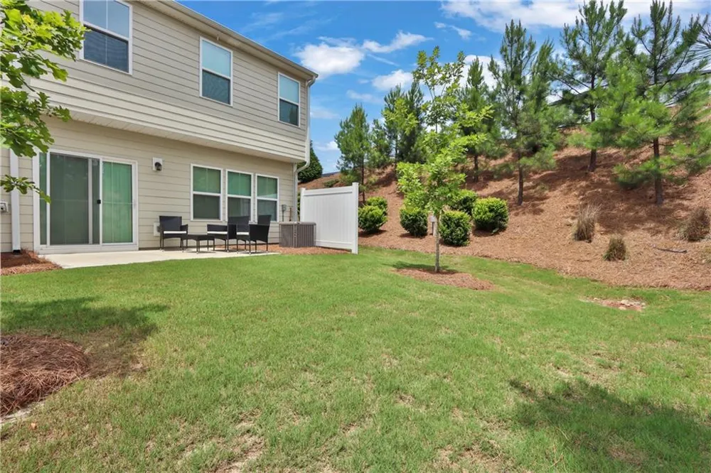 256 Salt Lake Lane Hoschton, GA 30548
