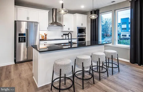 431 WASHINGTON STREET #2101 IVY