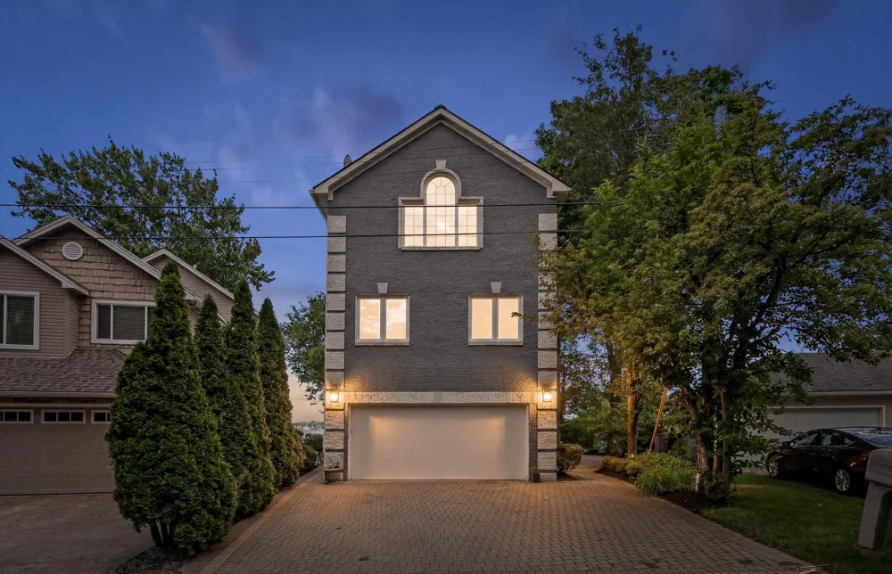 4691 Mapleview Avenue West Bloomfield, MI 48324