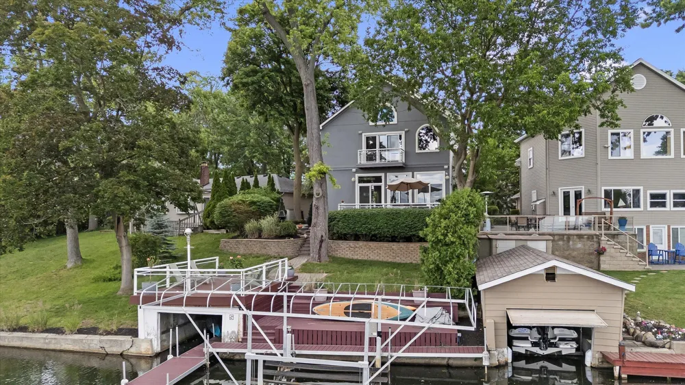 4691 Mapleview Avenue West Bloomfield, MI 48324