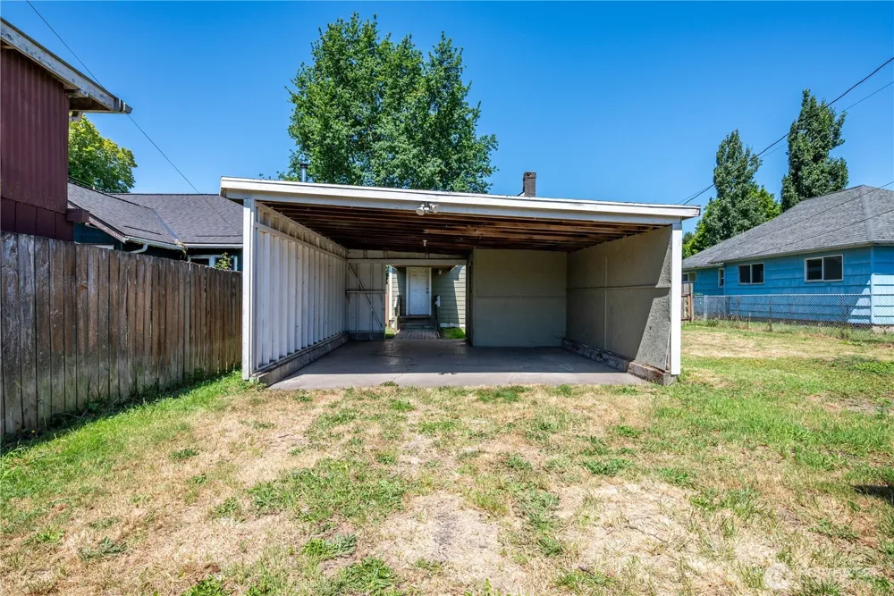 608 16th Avenue Longview, WA 98632