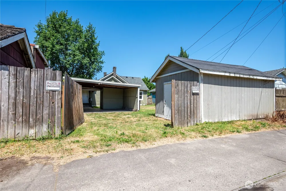 608 16th Avenue Longview, WA 98632