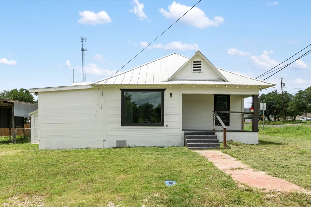 100 W Caskey Street Florence, TX 76527