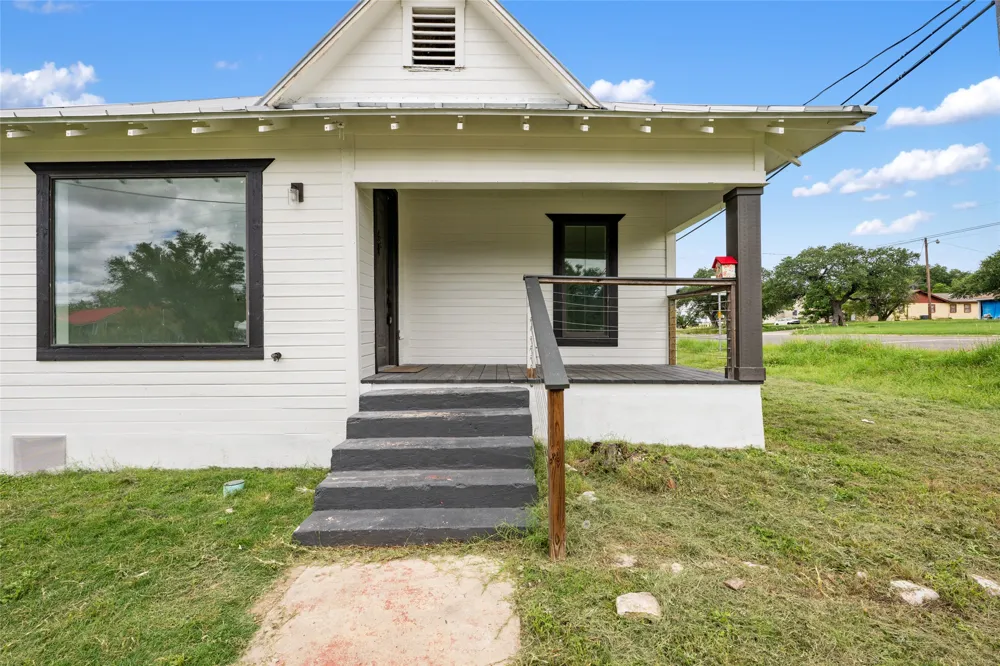 100 W Caskey Street Florence, TX 76527